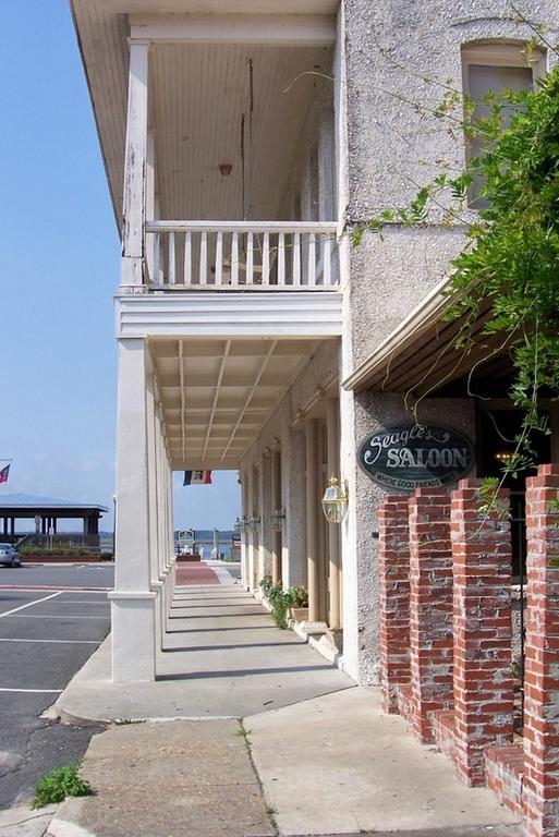 Riverview Hotel Saint Marys Exterior photo